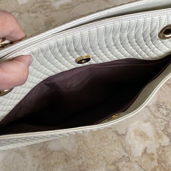 Bally Vintage Quilted Leather Shoulder Bag with Tassel Strap Chain Authentic - Picture 12 of 17